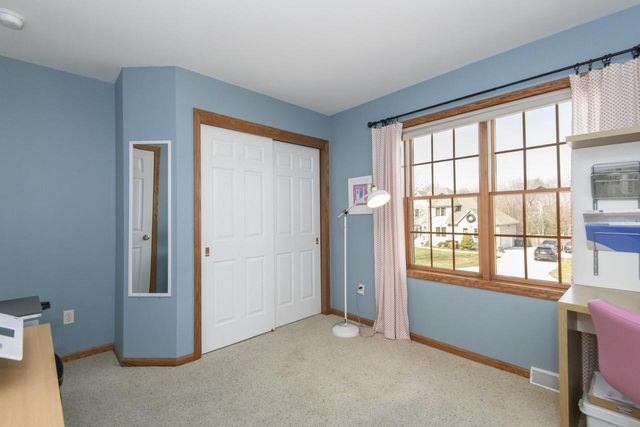 4195 W Squire AVENUE, Greenfield, WI 53221