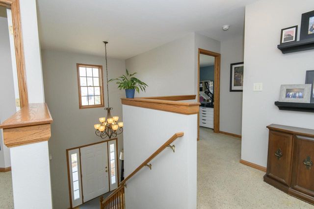 4195 W Squire AVENUE, Greenfield, WI 53221