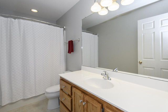 4195 W Squire AVENUE, Greenfield, WI 53221