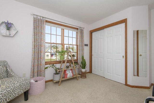 4195 W Squire AVENUE, Greenfield, WI 53221