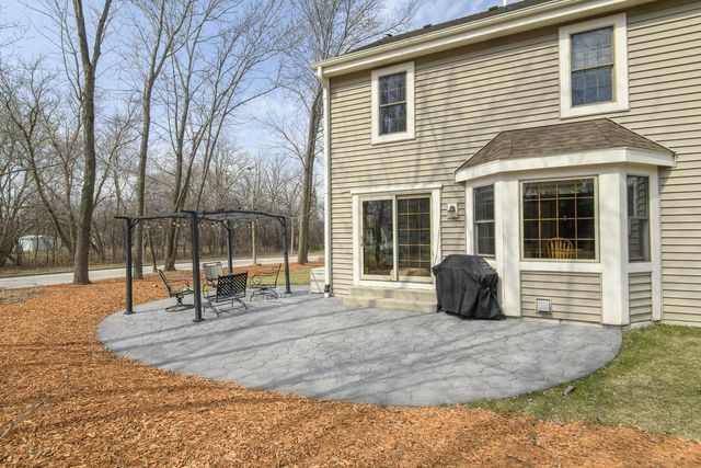 4195 W Squire AVENUE, Greenfield, WI 53221