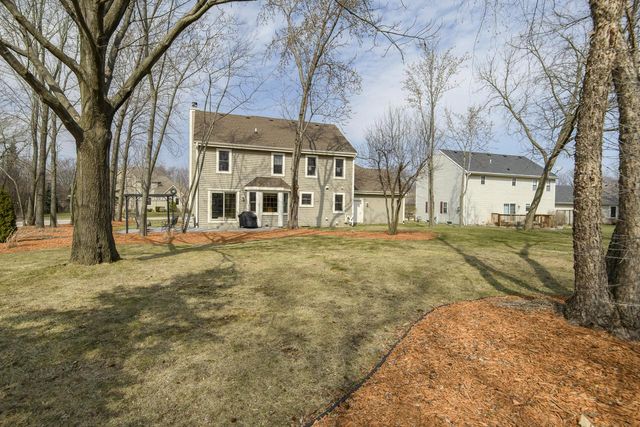 4195 W Squire AVENUE, Greenfield, WI 53221