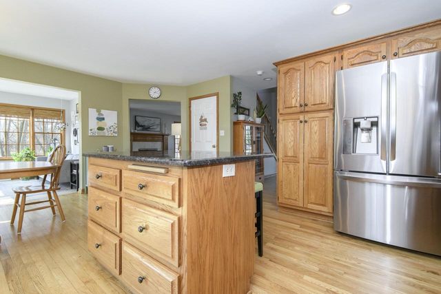 4195 W Squire AVENUE, Greenfield, WI 53221