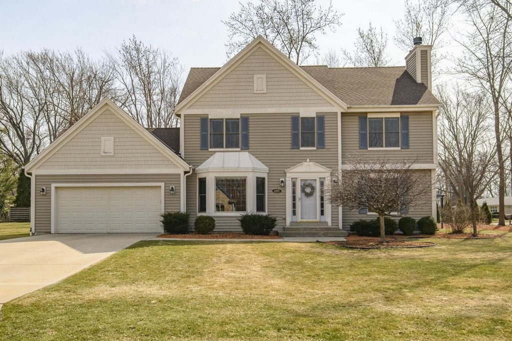 4195 W Squire AVENUE, Greenfield, WI 53221