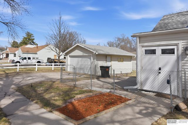 810 E 16th Street, Fremont, NE 68025