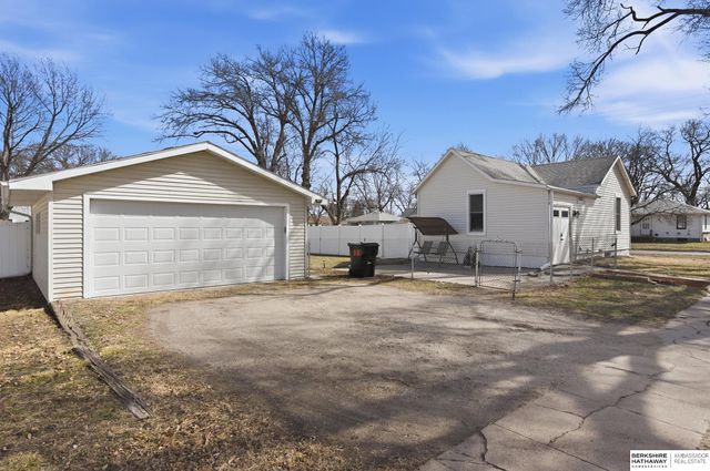 810 E 16th Street, Fremont, NE 68025