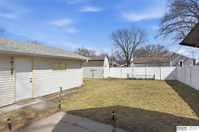 810 E 16th Street, Fremont, NE 68025