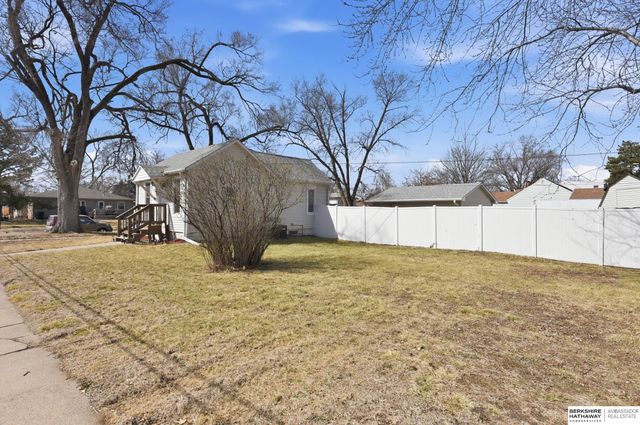 810 E 16th Street, Fremont, NE 68025