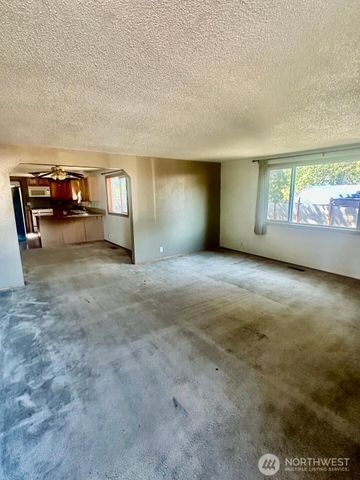 928 107th Street Ct S, Tacoma, WA 98444