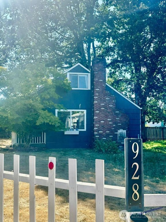 928 107th Street Ct S, Tacoma, WA 98444