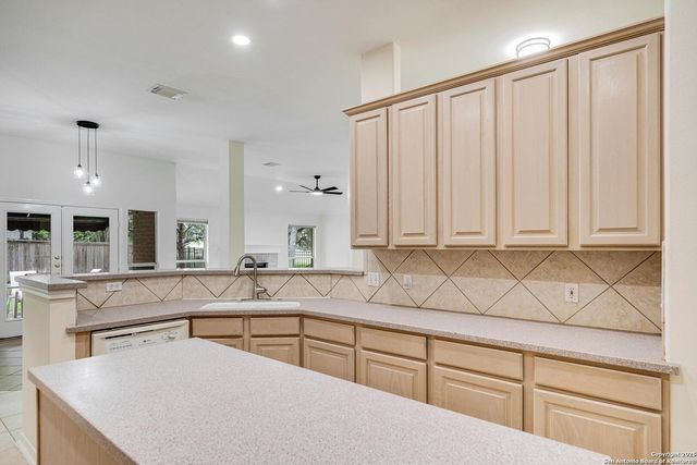 25327 Baneberry, San Antonio, TX 78260