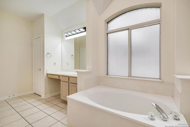 25327 Baneberry, San Antonio, TX 78260