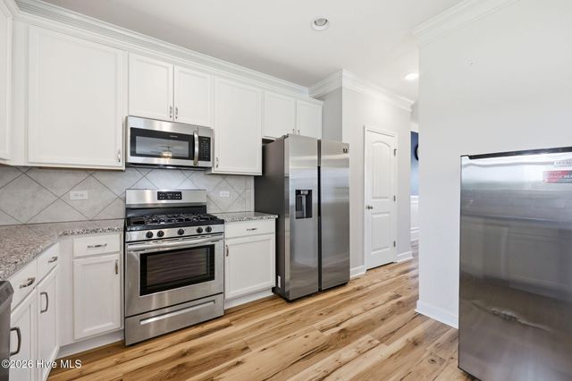 370 Holly Grove Drive, Winterville, NC 28590