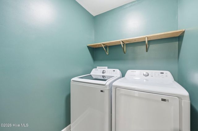 370 Holly Grove Drive, Winterville, NC 28590