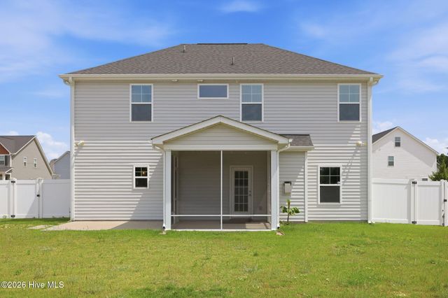 370 Holly Grove Drive, Winterville, NC 28590