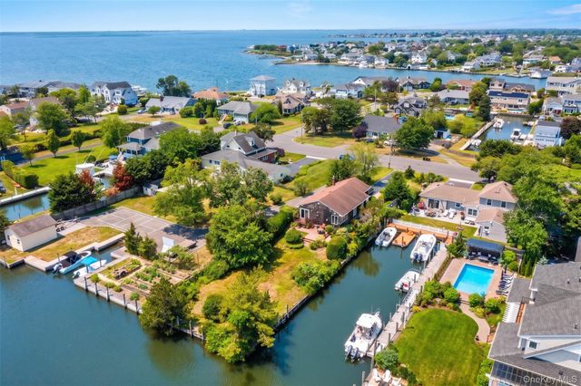 272 Grand Central Avenue, Amityville, NY 11701