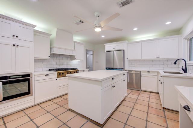 8439 Westview Drive, Houston, TX 77055