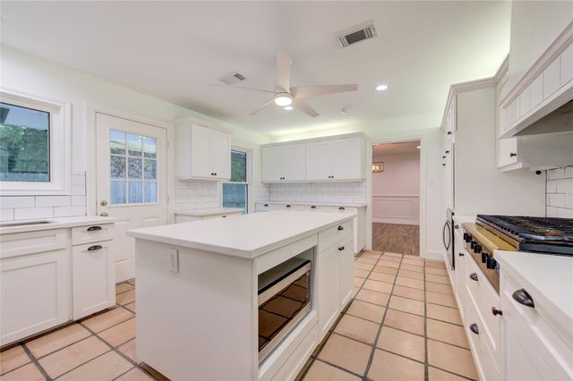 8439 Westview Drive, Houston, TX 77055