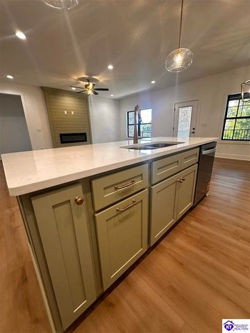208 Calhoun St, Elizabethtown, KY 42701