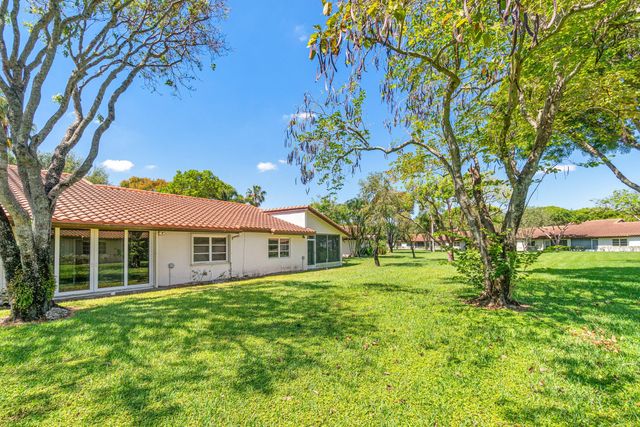 6079 Millington Way, Delray Beach, FL 33484