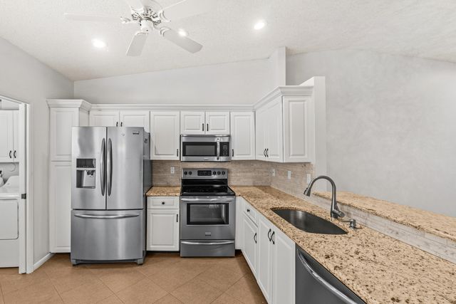6079 Millington Way, Delray Beach, FL 33484