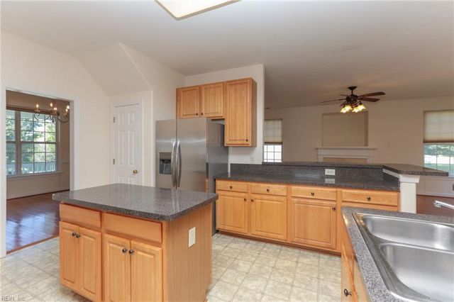 13158 Lake Pointe DR, Carrollton, VA 23314