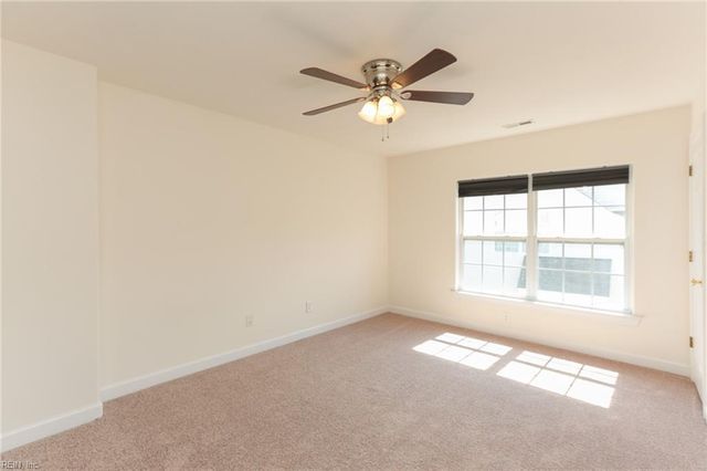 13158 Lake Pointe DR, Carrollton, VA 23314