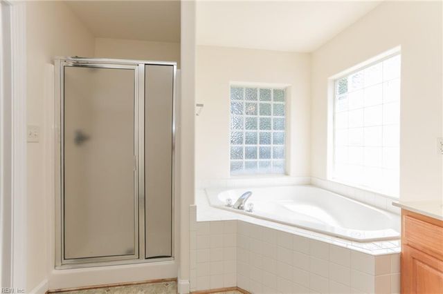 13158 Lake Pointe DR, Carrollton, VA 23314