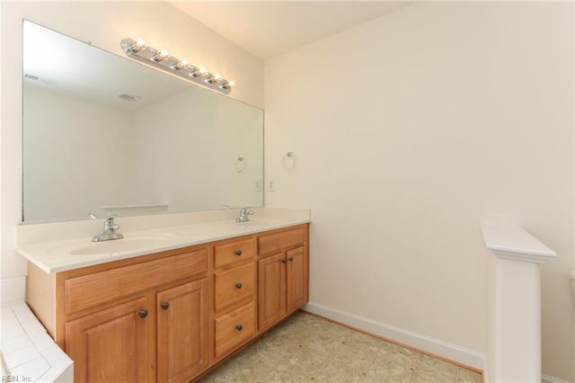 13158 Lake Pointe DR, Carrollton, VA 23314