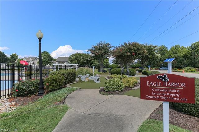 13158 Lake Pointe DR, Carrollton, VA 23314