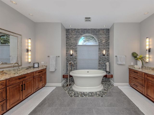 444 TREMINGHAM WAY, Venice, FL 34293