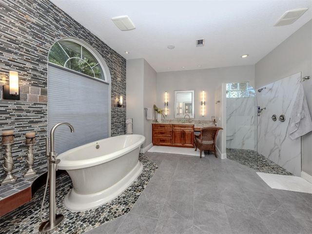 444 TREMINGHAM WAY, Venice, FL 34293