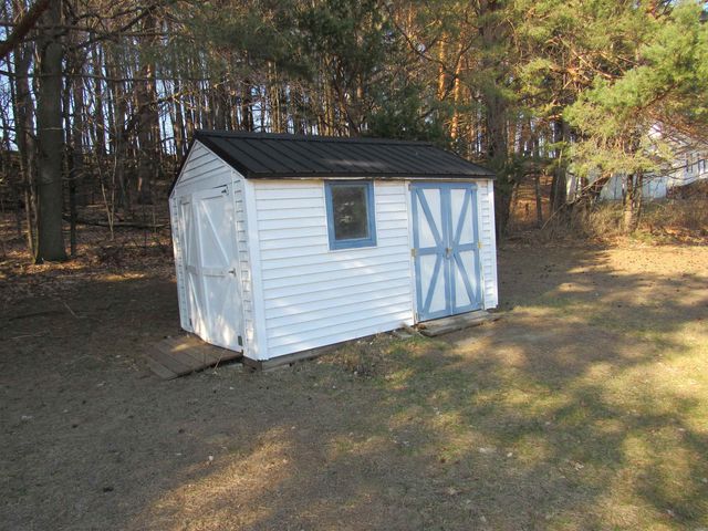 51 McLaughlin Drive, Highgate, VT 05459
