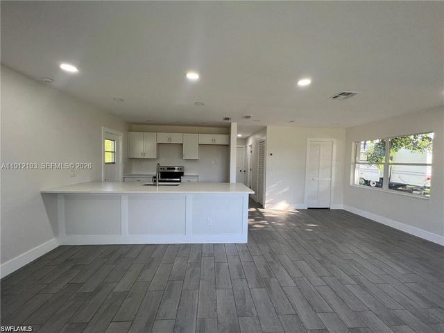 1109 N Grifford Avenue, Lehigh Acres, FL 33936