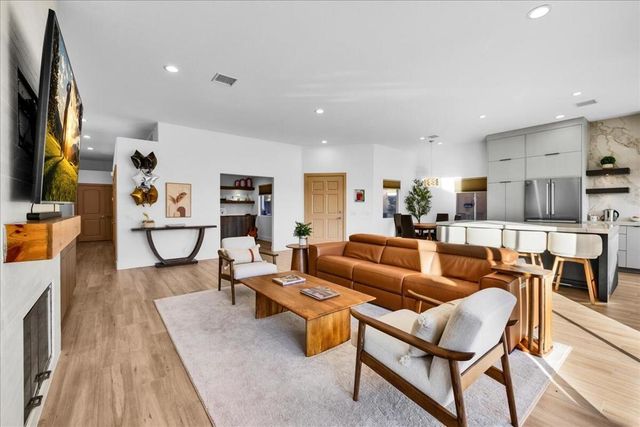 43 La Costa Drive, Rancho Mirage, CA 92270