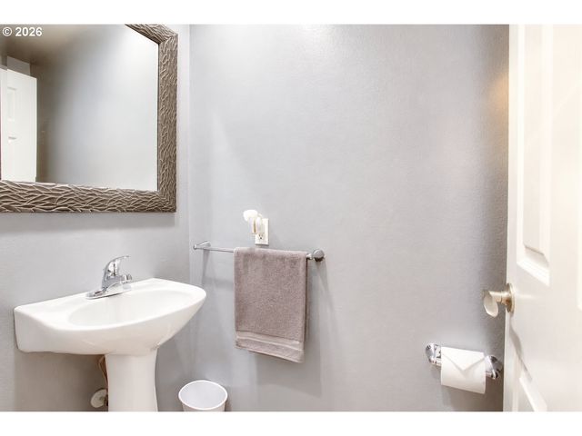 768 Ne 9TH St, Gresham, OR 97030
