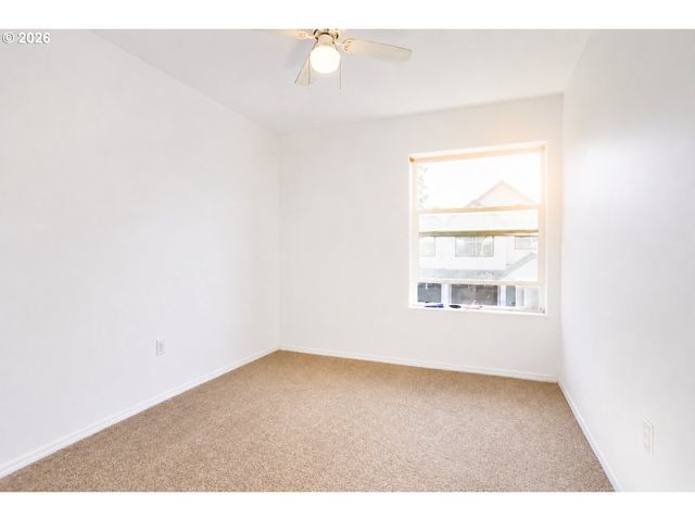 768 Ne 9TH St, Gresham, OR 97030
