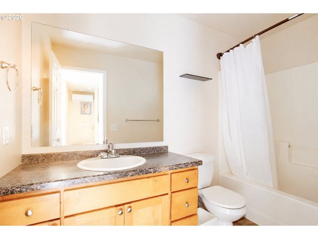 768 Ne 9TH St, Gresham, OR 97030