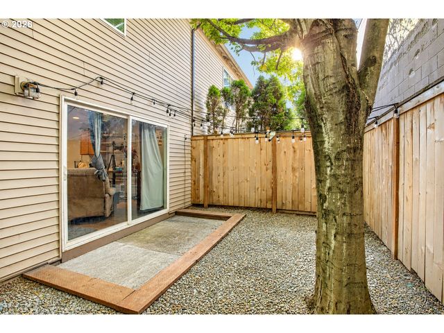 768 Ne 9TH St, Gresham, OR 97030