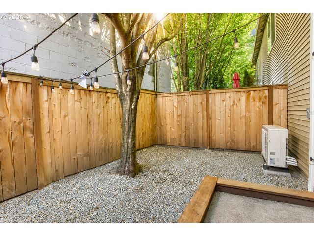 768 Ne 9TH St, Gresham, OR 97030