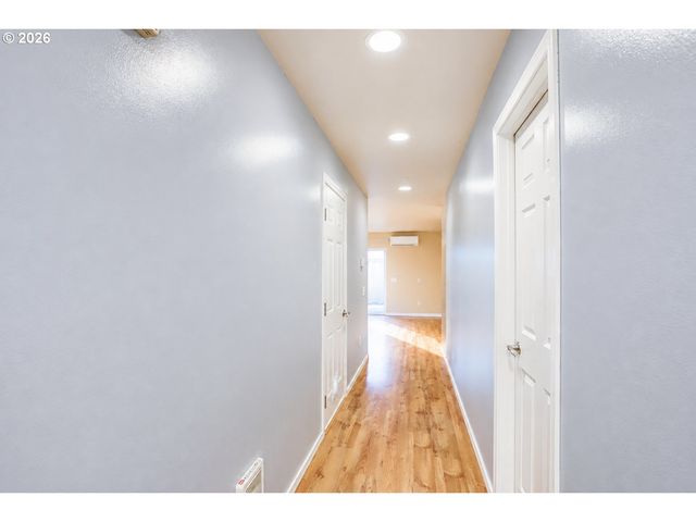 768 Ne 9TH St, Gresham, OR 97030