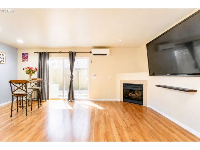 768 Ne 9TH St, Gresham, OR 97030