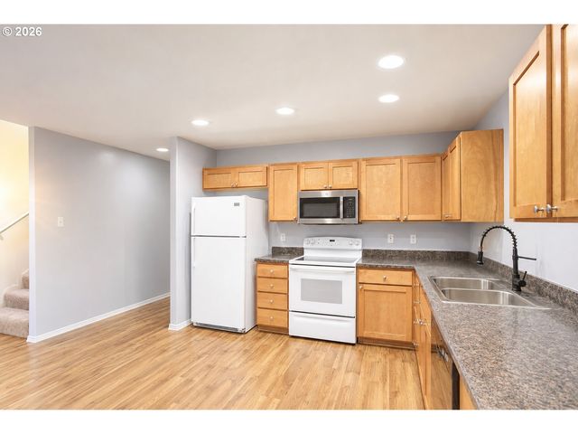 768 Ne 9TH St, Gresham, OR 97030