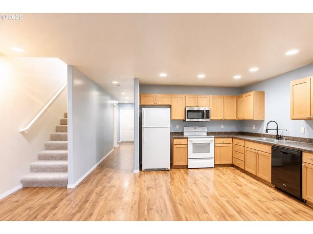 768 Ne 9TH St, Gresham, OR 97030