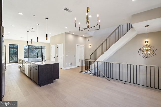 202 KALOS ST, Philadelphia, PA 19128