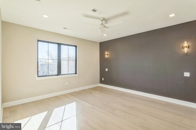 202 KALOS ST, Philadelphia, PA 19128