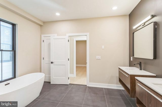 202 KALOS ST, Philadelphia, PA 19128