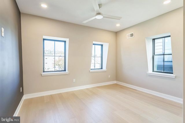 202 KALOS ST, Philadelphia, PA 19128