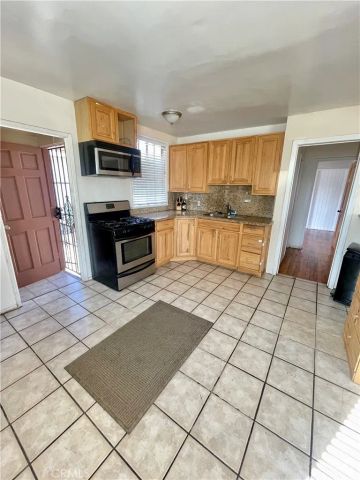 6007 W 86th Place, Los Angeles, CA 90045