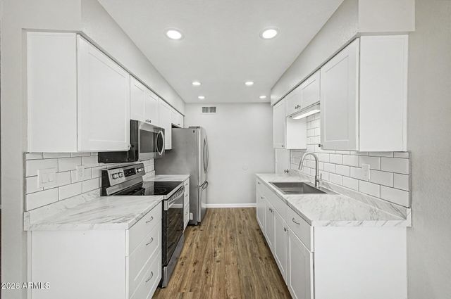 10127 N 95TH Drive B, Peoria, AZ 85345
